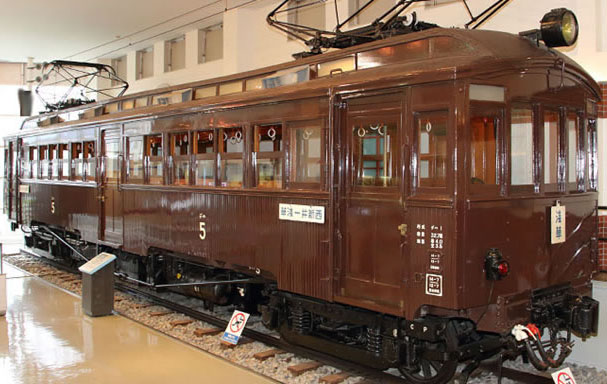 木造車両の例 「東武鉄道デハ１形５号電車」